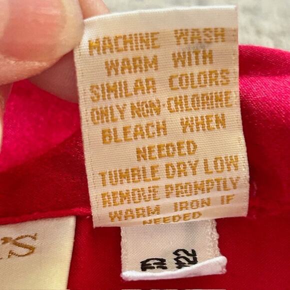 Vintage Victoria’s Secret Gold Label Red Satin Night Shirt – Size P/S – READ - Picture 8 of 8